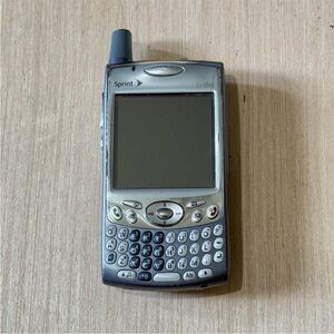 Palm Treo 650 Sprint Blue Cell Phone Preowned  (UNTESTED) “Read Info Below”!!